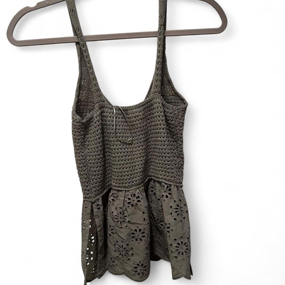 NWT Francesca's Olive crochet tank top with floral cut-out pattern, size M - Picture 3 of 3